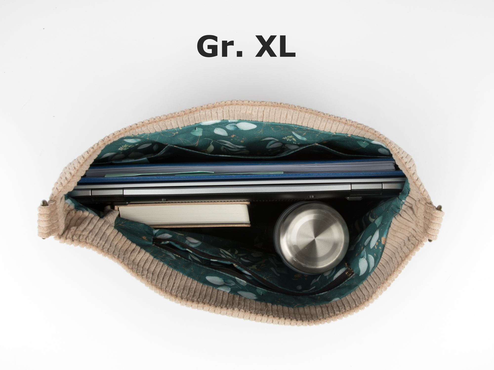 gefuellt.jpg Gefüllte Cordtasche XL mit Laptop, Unterlagen und Buch.