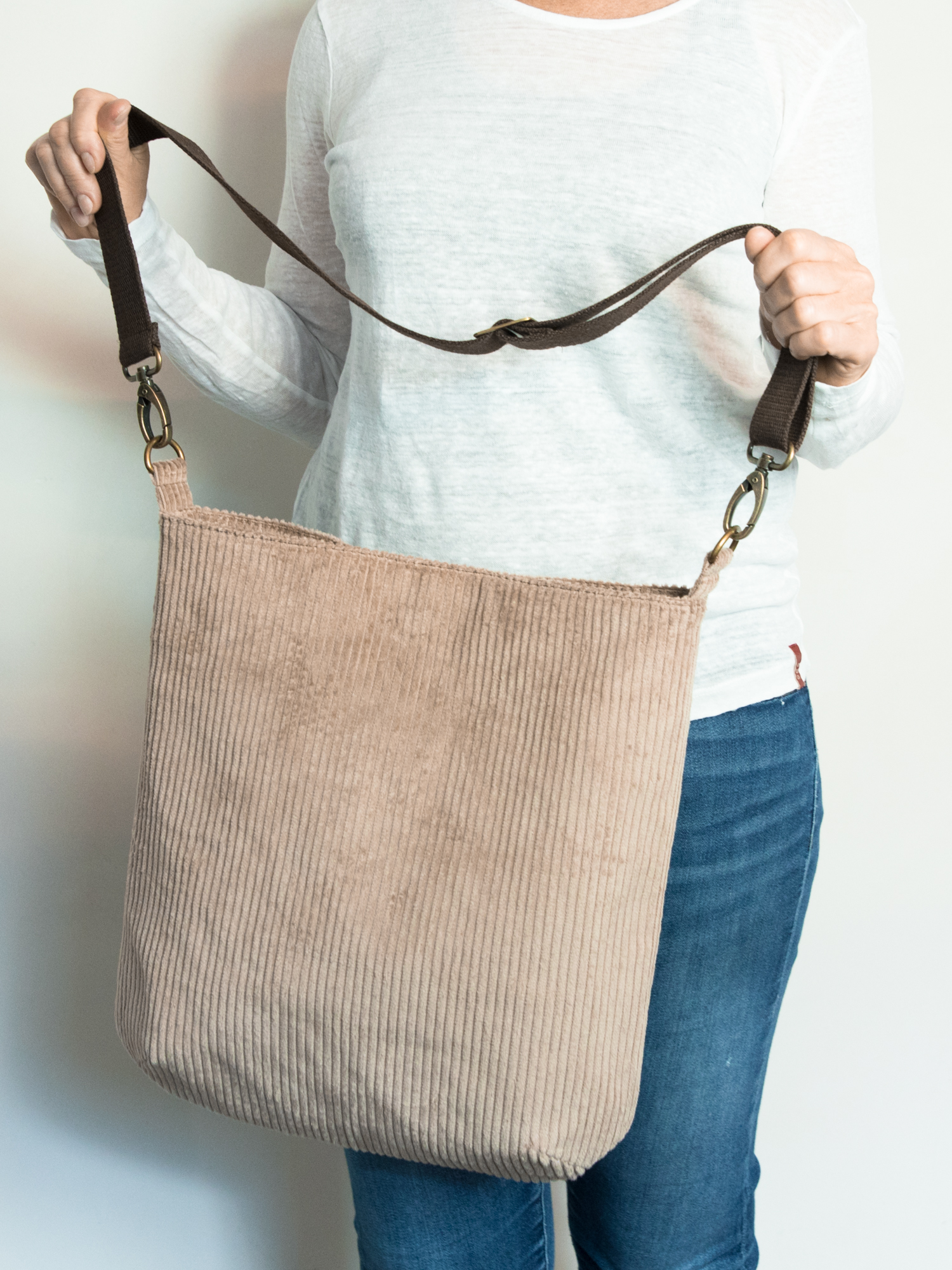 Cordtasche in Taupe – Shopper in 3 Größen – Bild 21